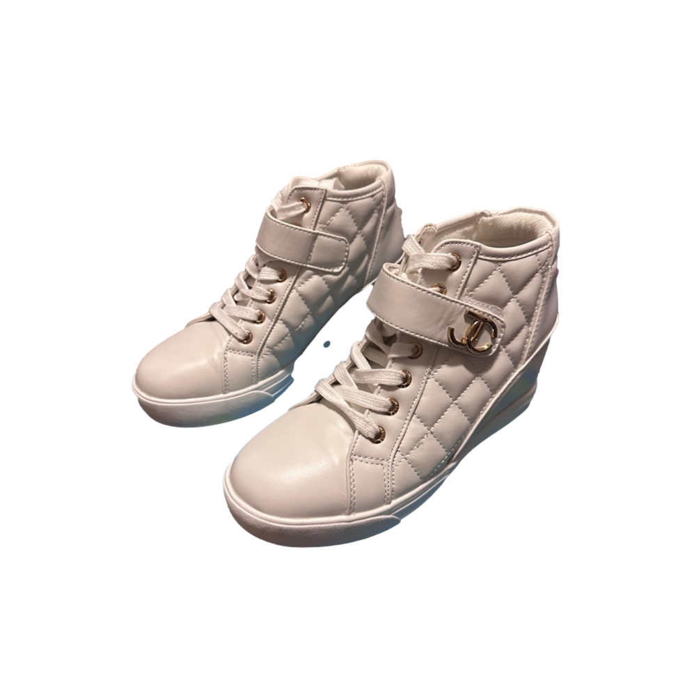 Women's Juicy Couture White Sneakers Size 6